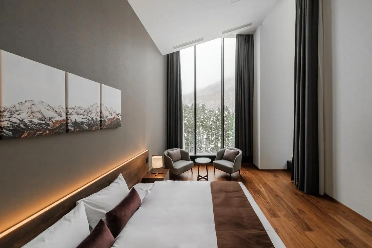 The Vale Rusutsu Hotel 4*,  Japan